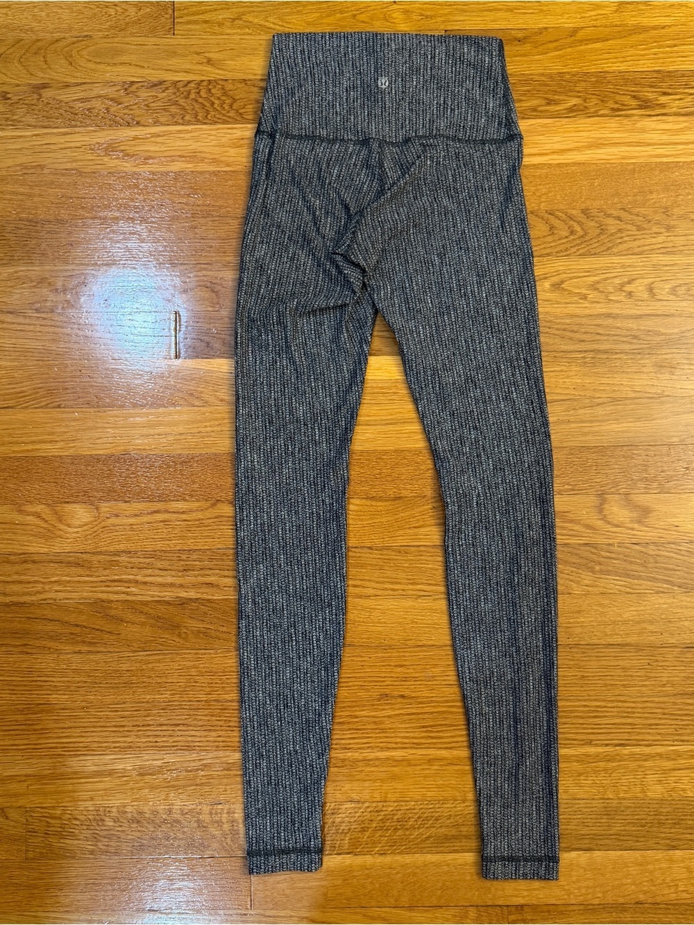 Lululemon Wunder Under Pant (Roll Down) Coco Pique Black - Est. Size 4 - Picture 6 of 7